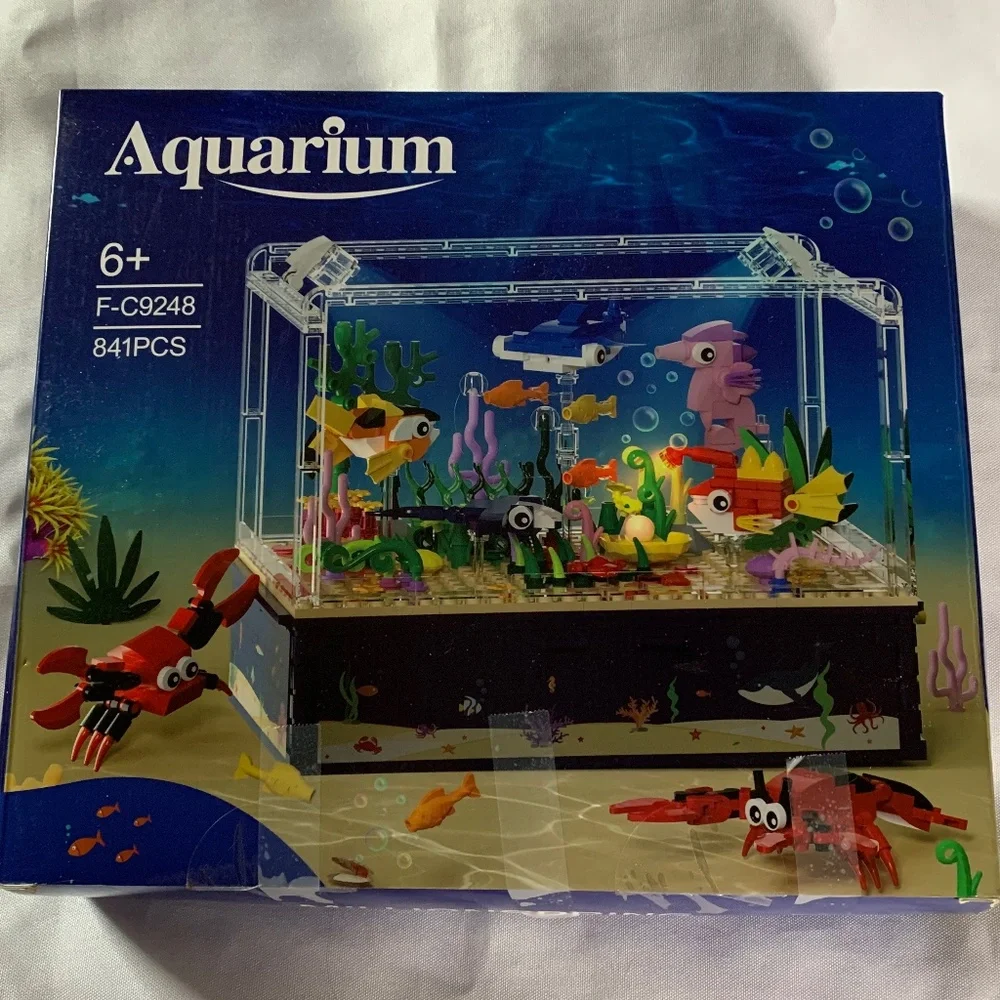 Light Up Aquarium Built with Interlocking Blocks!
